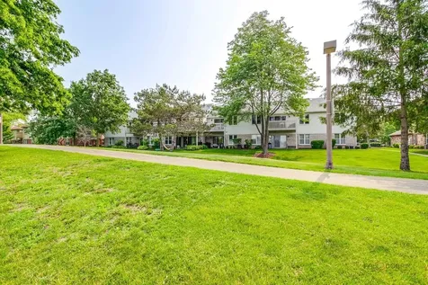 1254 Streamwood Lane Vernon Hills IL 60061