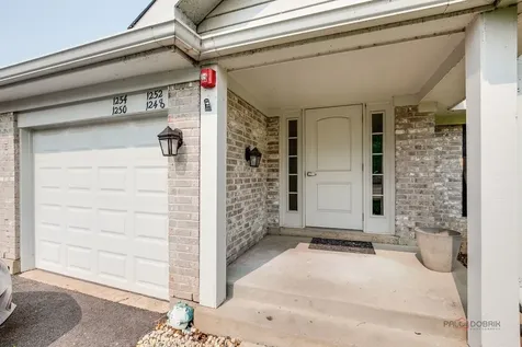 1254 Streamwood Lane Vernon Hills IL 60061