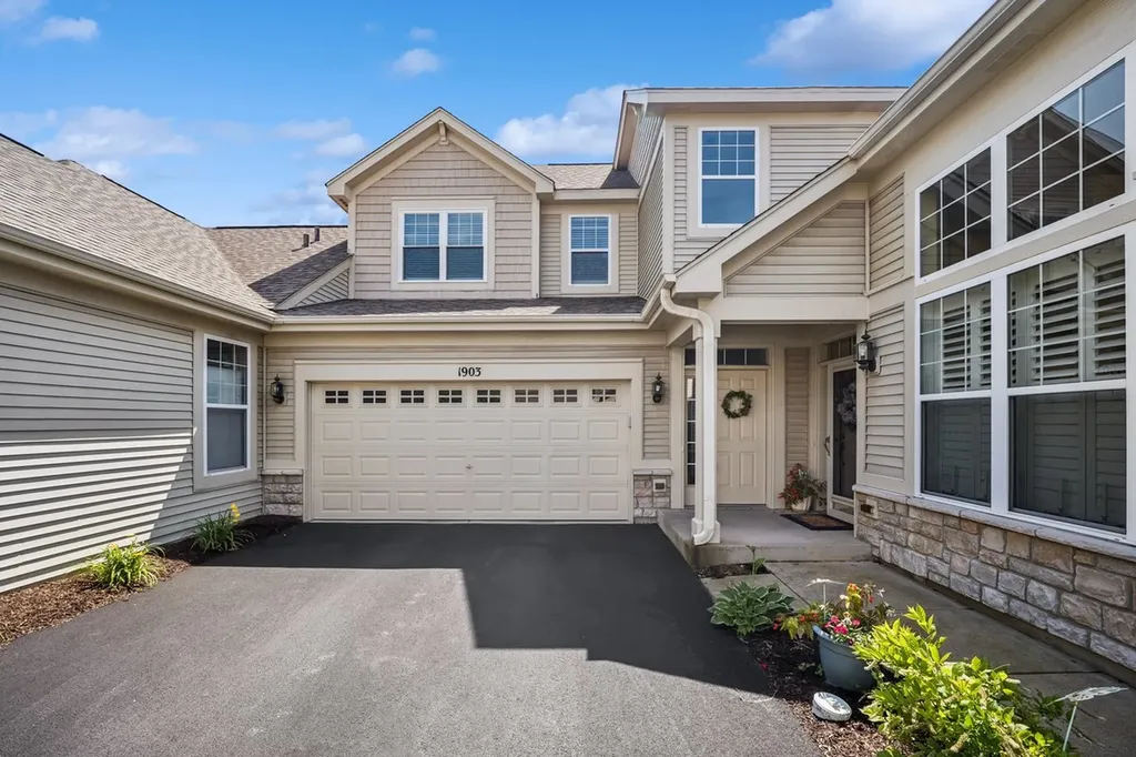 1903 Chase Lane Aurora IL 60502