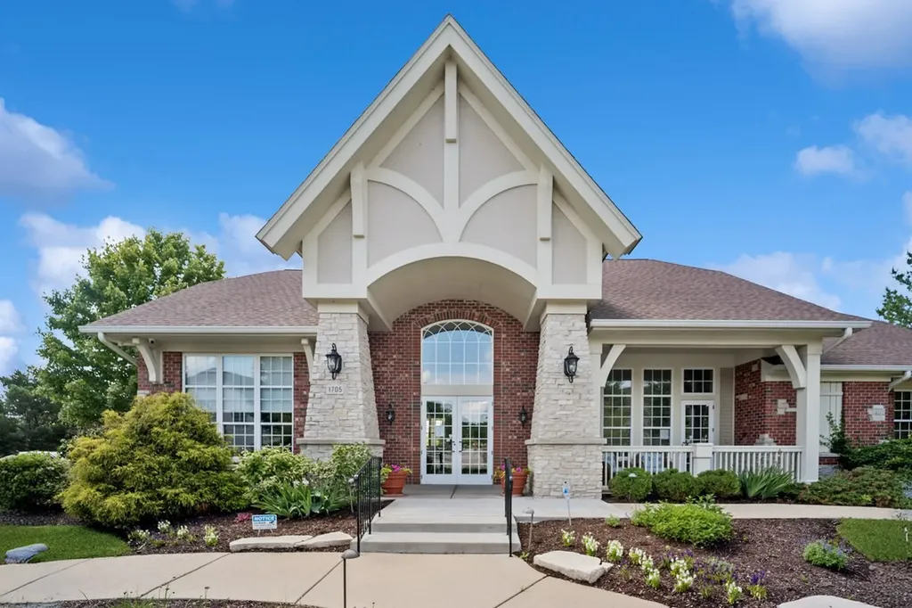 1903 Chase Lane Aurora IL 60502