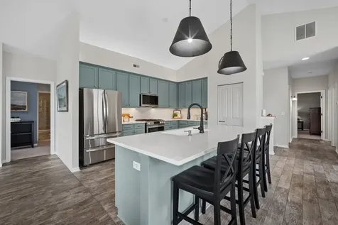 1903 Chase Lane Aurora IL 60502