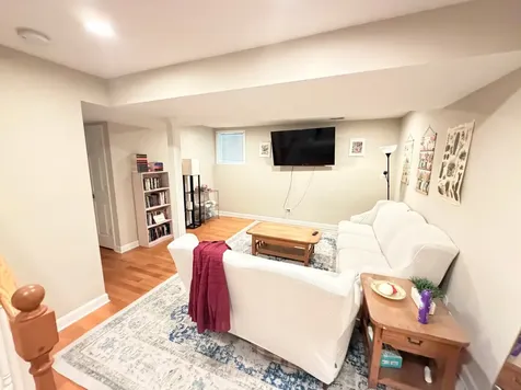 1330 West Roscoe Street Chicago IL 60657