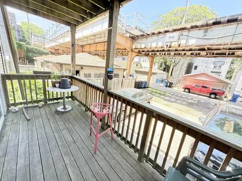 1330 West Roscoe Street Chicago IL 60657