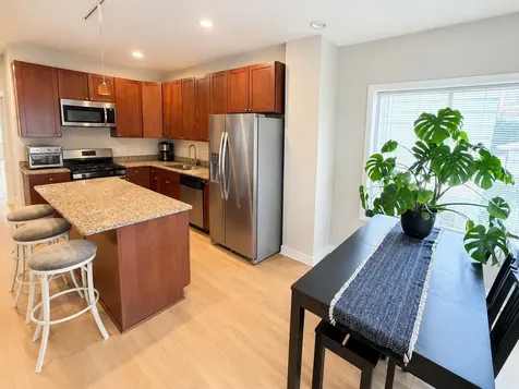 1330 West Roscoe Street Chicago IL 60657