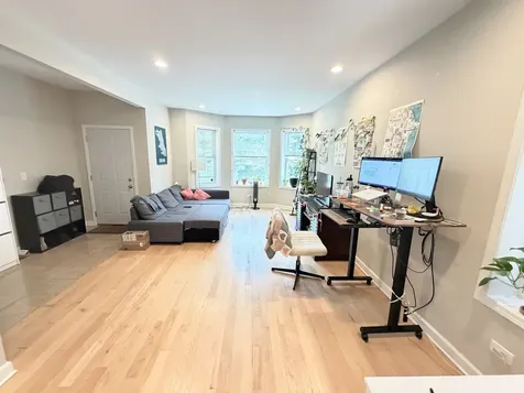 1330 West Roscoe Street Chicago IL 60657
