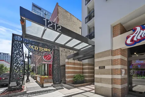 1212 North Wells Street Chicago IL 60610
