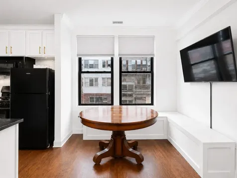 743 West Cornelia Avenue Chicago IL 60657