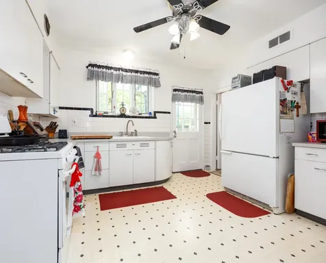 825 West Warmouth Street Salem IL 62881