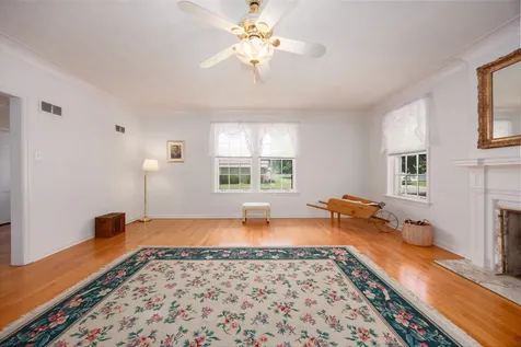 825 West Warmouth Street Salem IL 62881