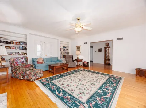825 West Warmouth Street Salem IL 62881