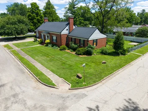825 West Warmouth Street Salem IL 62881