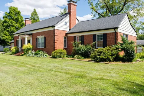 825 West Warmouth Street Salem IL 62881