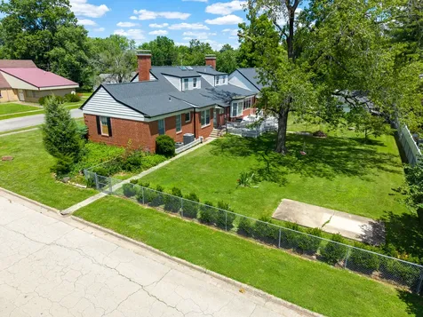 825 West Warmouth Street Salem IL 62881