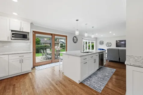 1132 South Fernandez Avenue Arlington Heights IL 60005
