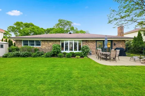 1132 South Fernandez Avenue Arlington Heights IL 60005