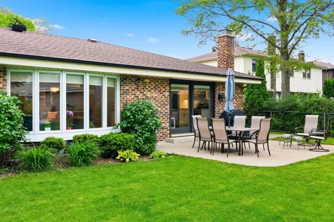 1132 South Fernandez Avenue Arlington Heights IL 60005
