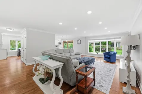 1132 South Fernandez Avenue Arlington Heights IL 60005
