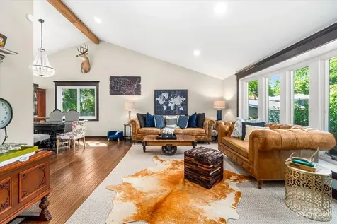 680 Glen Haven Lane Glen Ellyn IL 60137