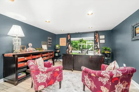 680 Glen Haven Lane Glen Ellyn IL 60137