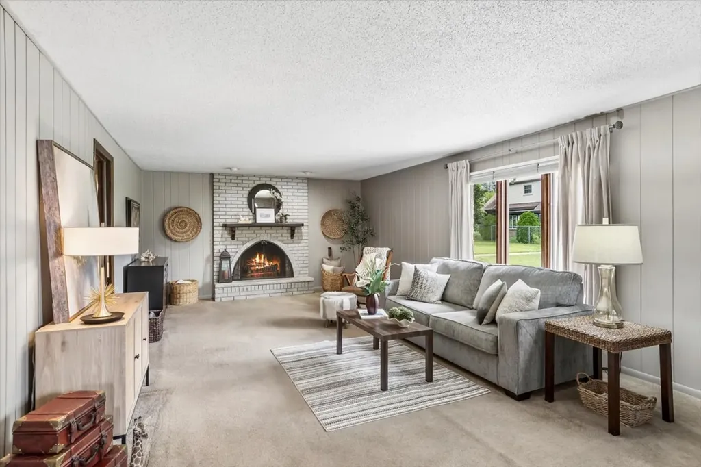 350 Essex Lane New Lenox IL 60451