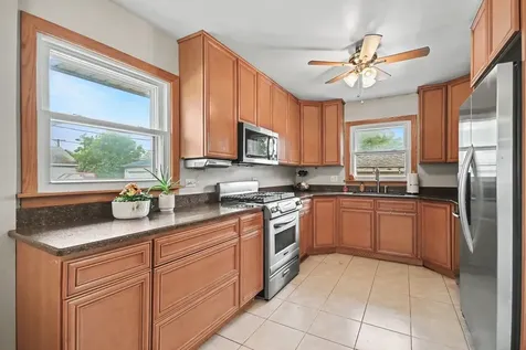 901 Brookwood Street Bensenville IL 60106