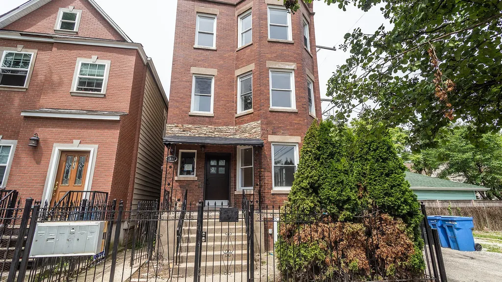 1840 North Saint Louis Avenue Chicago IL 60647