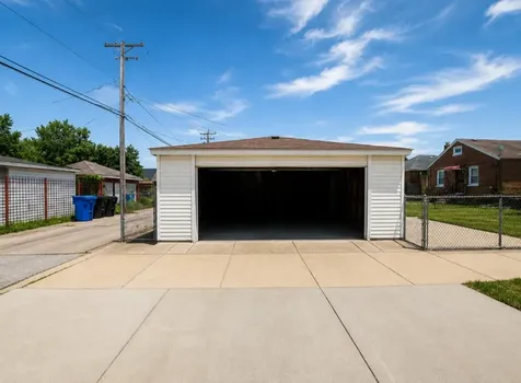9801 South Drexel Avenue Chicago IL 60628