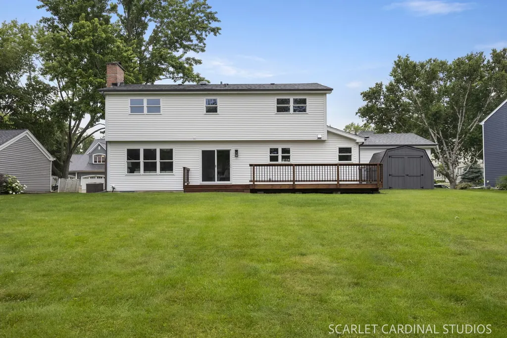 1048 Summit Hills Lane Naperville IL 60563