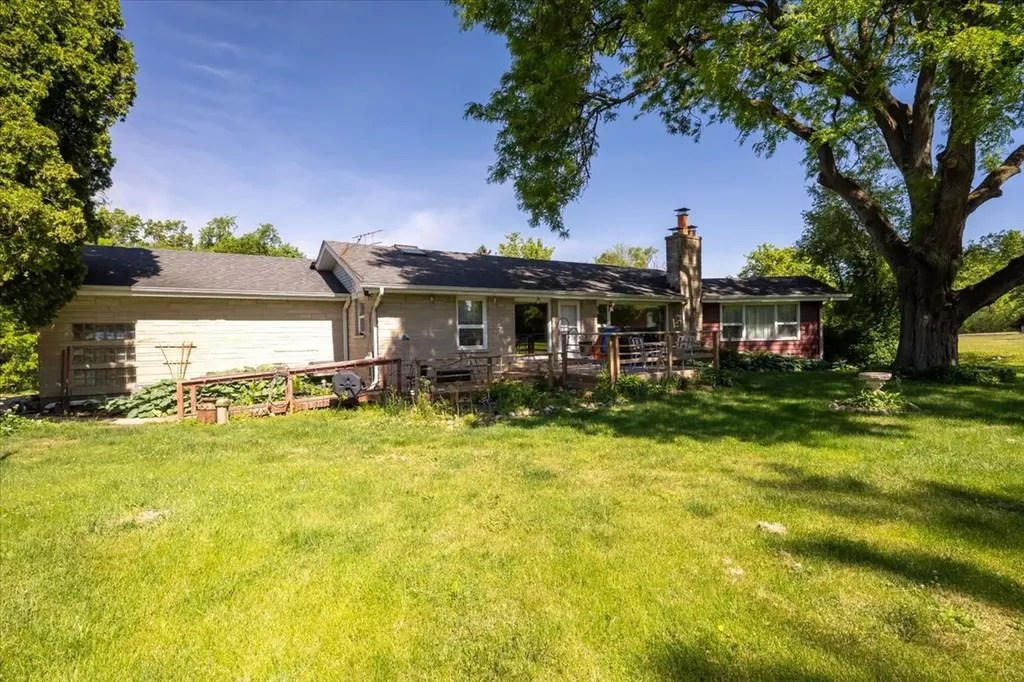 6N192 Weber Drive St. Charles IL 60174