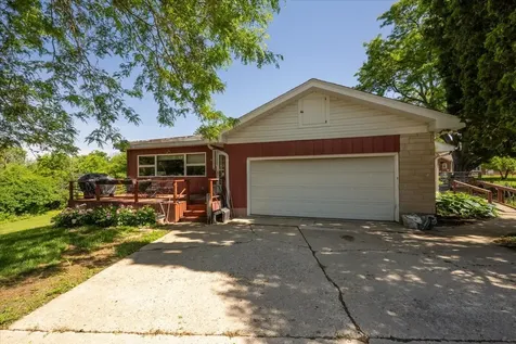 6N192 Weber Drive St. Charles IL 60174