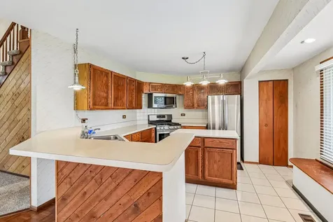 1079 Braeburn Road Mundelein IL 60060