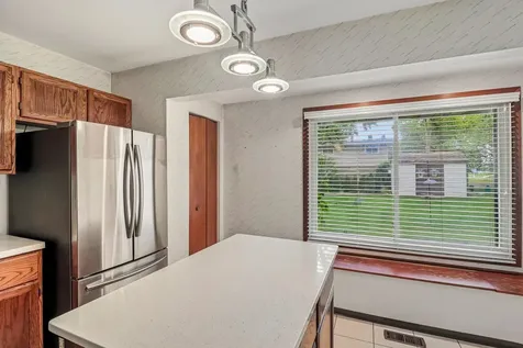 1079 Braeburn Road Mundelein IL 60060