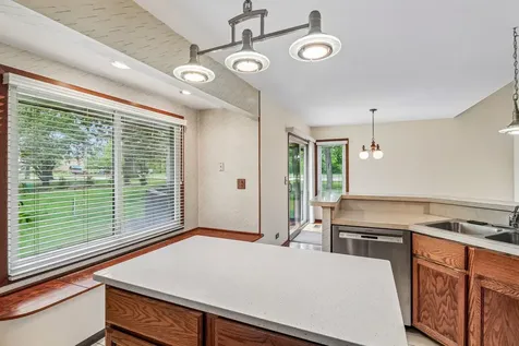 1079 Braeburn Road Mundelein IL 60060