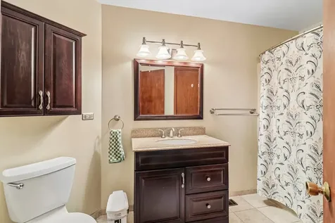 1079 Braeburn Road Mundelein IL 60060