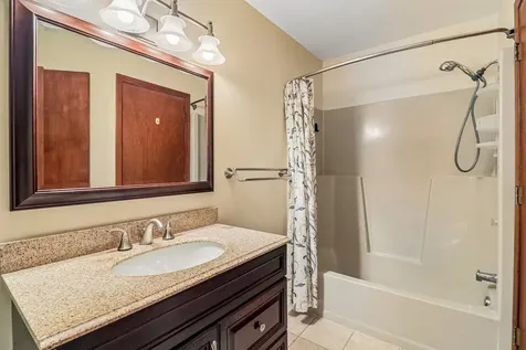 1079 Braeburn Road Mundelein IL 60060