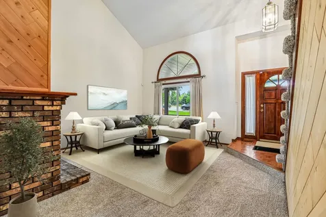 1079 Braeburn Road Mundelein IL 60060