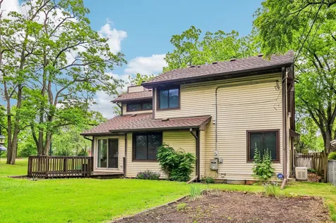1079 Braeburn Road Mundelein IL 60060