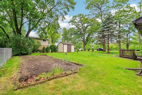 1079 Braeburn Road Mundelein IL 60060