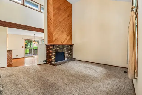 1079 Braeburn Road Mundelein IL 60060