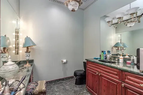 4939 West 95th Street Oak Lawn IL 60453