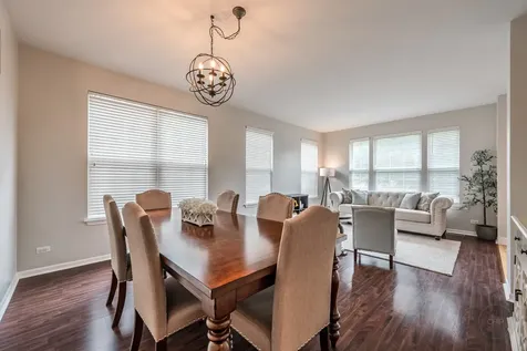 580 Hamilton Lane North Aurora IL 60542