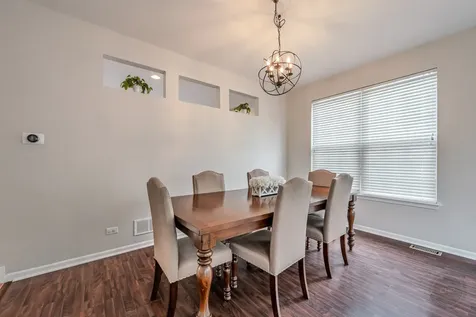 580 Hamilton Lane North Aurora IL 60542