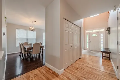 580 Hamilton Lane North Aurora IL 60542