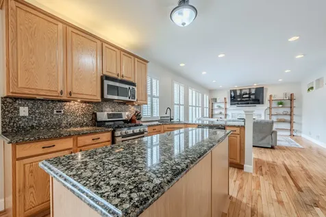 580 Hamilton Lane North Aurora IL 60542