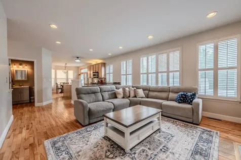 580 Hamilton Lane North Aurora IL 60542