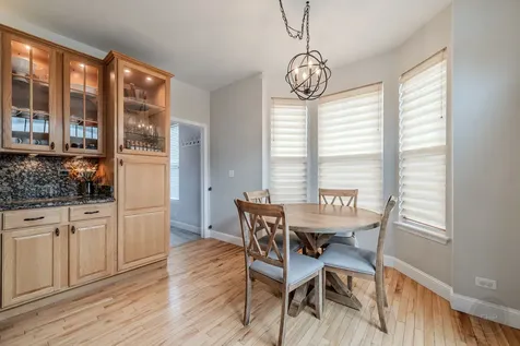 580 Hamilton Lane North Aurora IL 60542