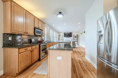 580 Hamilton Lane North Aurora IL 60542