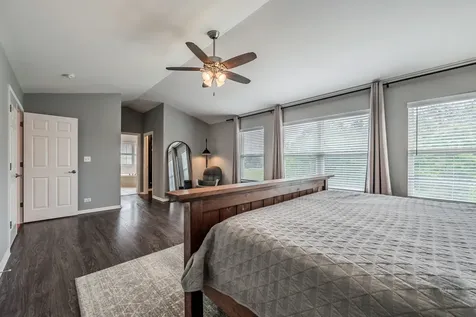 580 Hamilton Lane North Aurora IL 60542