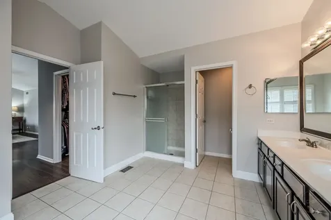 580 Hamilton Lane North Aurora IL 60542