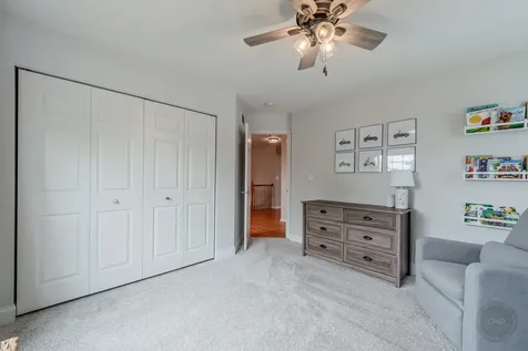 580 Hamilton Lane North Aurora IL 60542